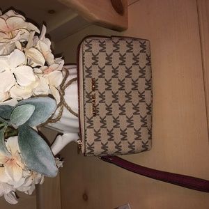 Michael Kors 2 Sided Wristlet